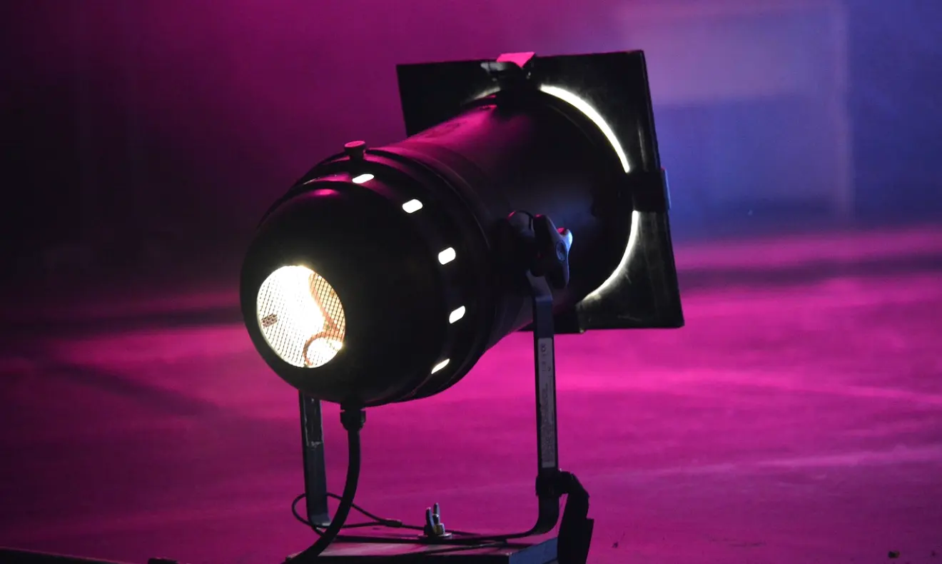 Re-lighting a small studio set for a regional news slot: Tom's story